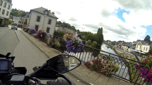 2019-08-18-retour de bretagne (12).Movie Instantané