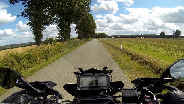 2019-08-18-retour de bretagne (15).Movie Instantané