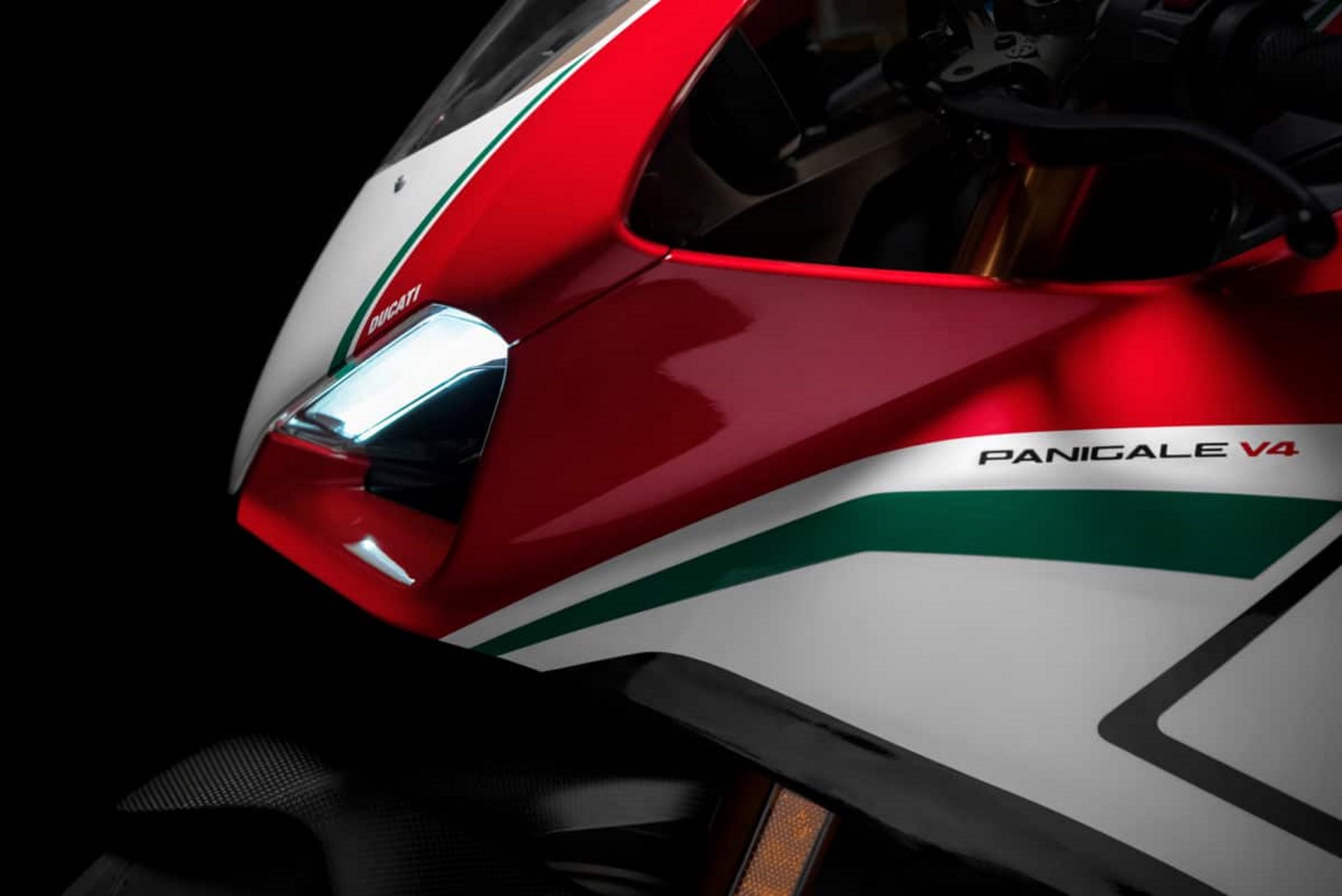 Ducati passe à 4 cylindres… et ça fait wouuhhh !